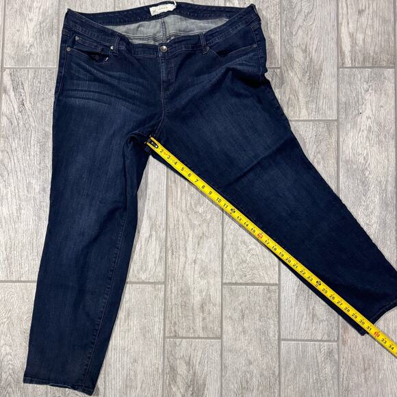 Torrid Women’s jeans Size 22R Dark Blue Rinse Manufacturer Feathering - Picture 13 of 13